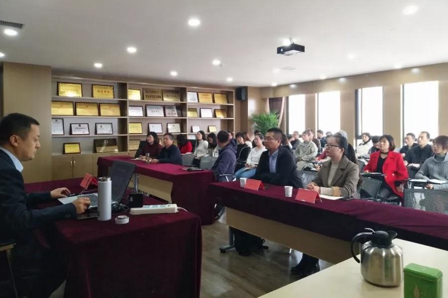 学无止境|开云集团官网-开云集团（中国）
举办法律知识专题培训